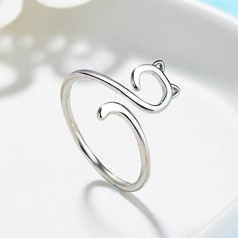 Adjustable Size Yarn Ring Cat Ears Crochet Ring Beginner Knitting Crocheting Loop Thread Wrapped Rings Tension Regulator Tool